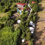 Quinta Do Abacate - Glamping Park アングラ・ド・エロイーズモ
