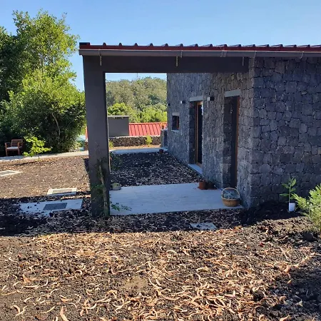Деревянный коттедж Quinta Do Abacate - Glamping Park Ангра-ду-Эроижму
