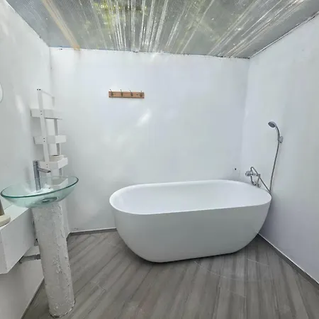 Quinta Do Abacate - Glamping Park * Angra do Heroísmo