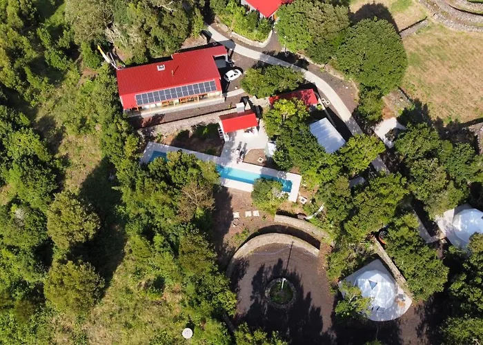 Quinta Do Abacate - Glamping Park אכסניה Angra do Heroísmo